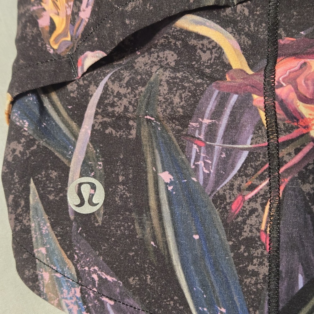 Lululemon Speed Up Shorts Low Rise Floral And Black With Liner 2.5 Inseam Size 4 - Picture 4 of 5